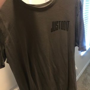 Nike men’s t shirt